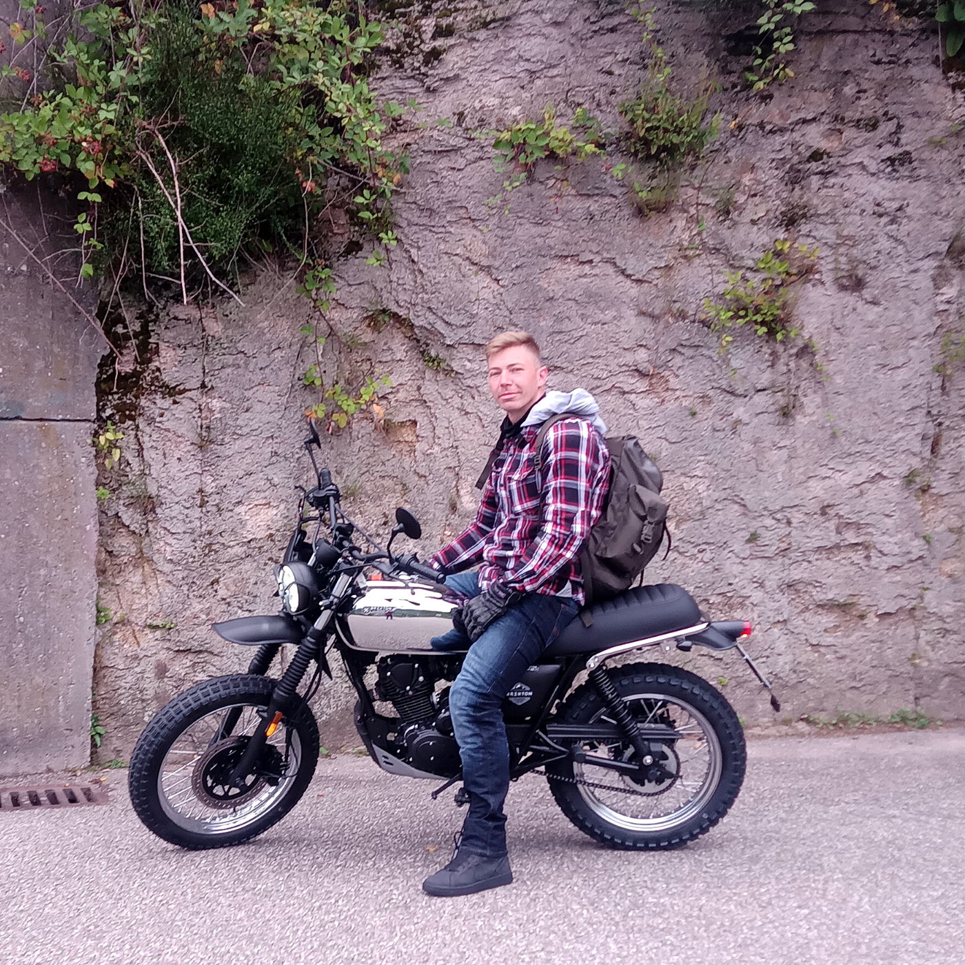 Niels Motorrad.png